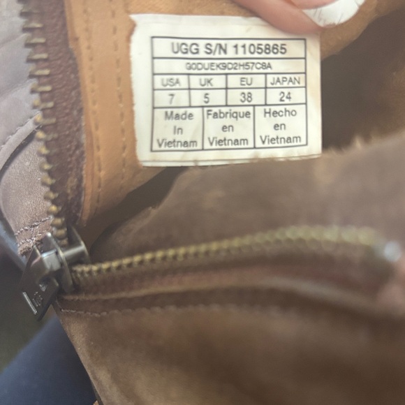 UGG Women's tan  Aureo ll ankle  Boots - Picture 8 of 8